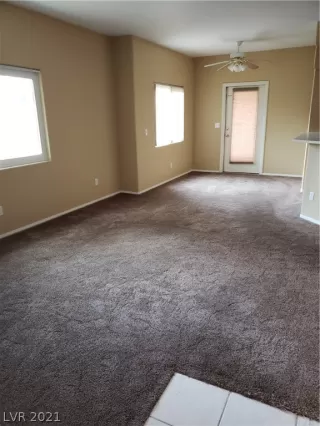 Photo #6: 2338237 Listing