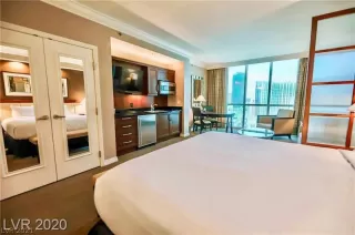 Photo #2: 2338243 Listing 