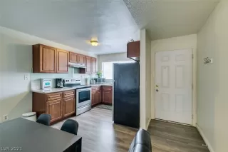 Photo #2: 2338288 Listing