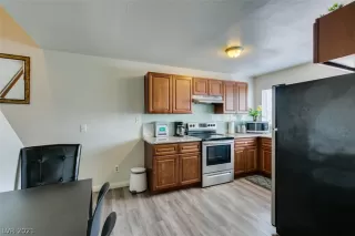 Photo #3: 2338288 Listing