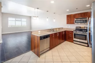 Photo #3: 2338289 Listing 