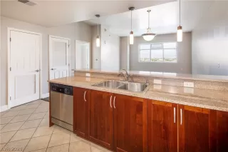 Photo #6: 2338289 Listing 