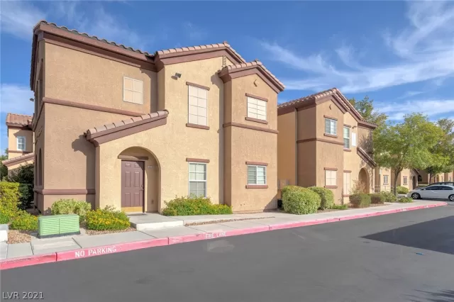 MLS: 2338303 Condo For Sale