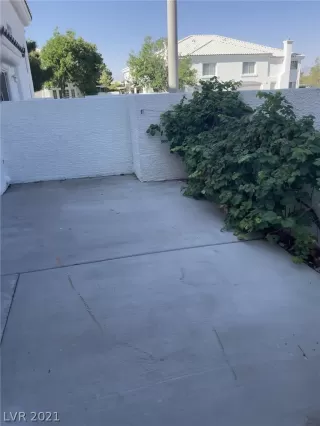 Photo #1: 2338305 Listing 