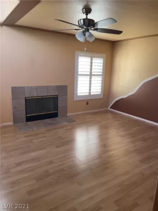 Photo #2: 2338305 Listing 