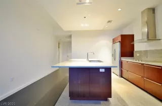 Photo #5: 2338313 Listing 