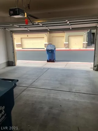 Photo #6: 2338349 Listing