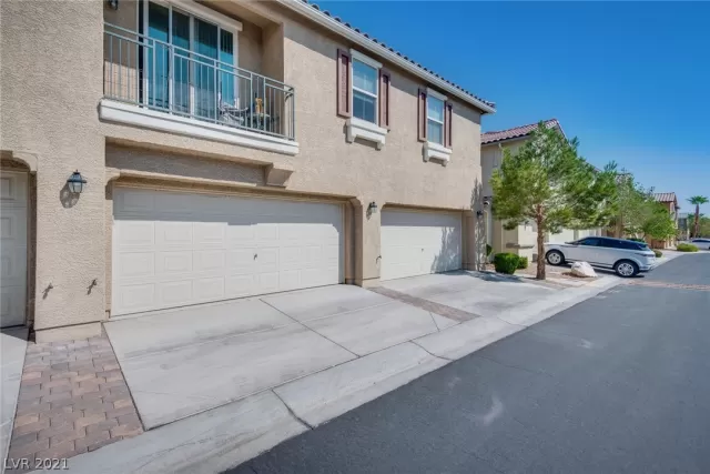 MLS: 2338375 Condo For Sale