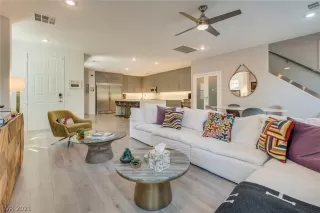 Photo #2: 2338375 Listing 