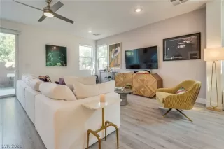 Photo #3: 2338375 Listing 