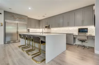 Photo #6: 2338375 Listing 