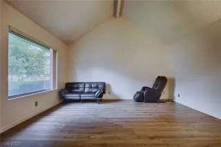 Photo #5: 2338410 Listing 