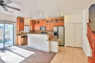 Photo #6: 2338412 Listing 