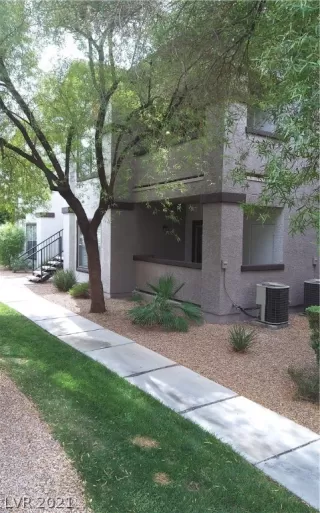 Photo #2: 2338430 Listing