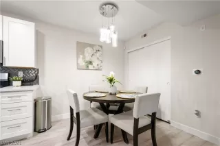 Photo #4: 2338457 Listing