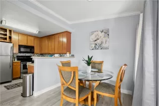 Photo #3: 2338458 Listing 