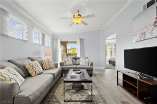 Photo #4: 2338458 Listing 