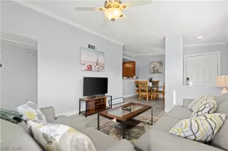 Photo #5: 2338458 Listing 