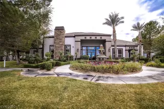 Photo #1: 2338479 Listing