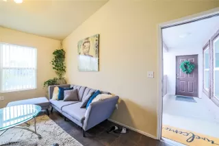 Photo #2: 2338479 Listing