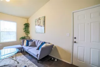 Photo #3: 2338479 Listing