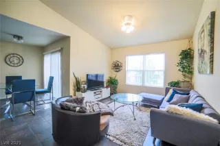 Photo #6: 2338479 Listing