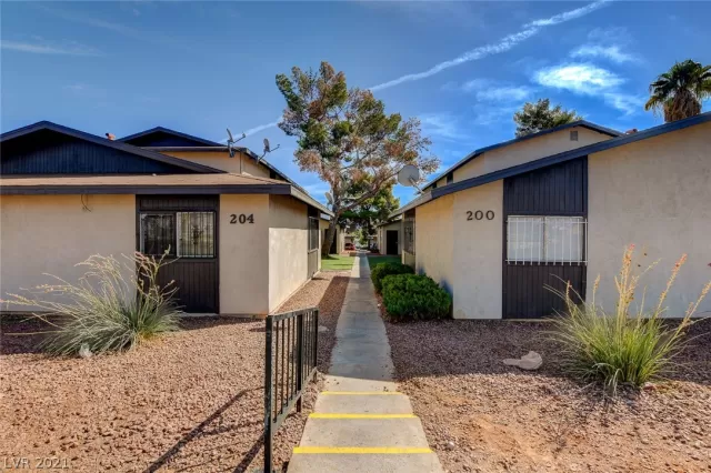 MLS: 2338493 Condo For Sale