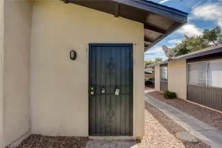 Photo #2: 2338493 Listing