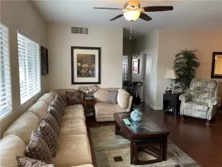 Photo #2: 2338495 Listing