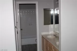 Photo #3: 2338496 Listing 