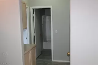 Photo #4: 2338496 Listing 