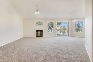 Photo #3: 2338528 Listing 