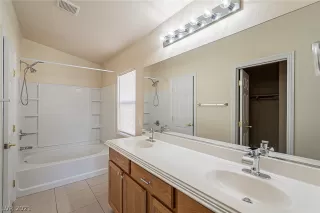 Photo #3: 2338532 Listing 