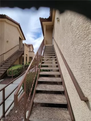 Photo #1: 2338543 Listing