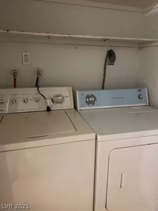 Photo #3: 2338547 Listing