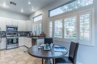 Photo #4: 2338580 Listing 