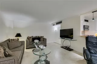 Photo #3: 2338587 Listing 