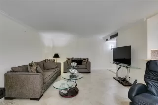 Photo #5: 2338587 Listing 
