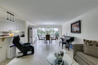 Photo #6: 2338587 Listing 