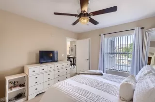 Photo #6: 2338599 Listing