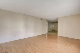 Photo #2: 2338605 Listing 