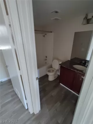 Photo #2: 2338608 Listing 