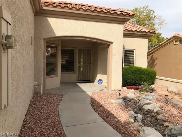 MLS: 2338683 Condo For Sale