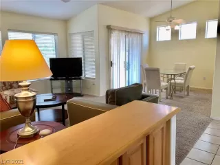 Photo #6: 2338683 Listing 