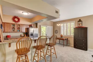 Photo #1: 2338698 Listing 