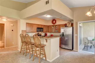 Photo #2: 2338698 Listing 