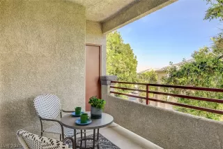 Photo #5: 2338698 Listing 