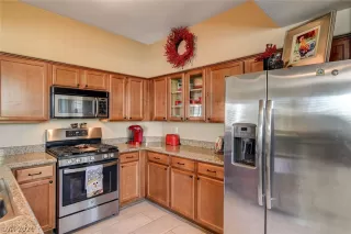 Photo #6: 2338698 Listing 