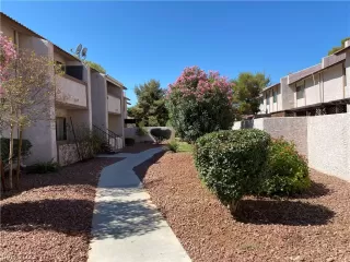 Photo #1: 2338715 Listing 