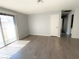 Photo #4: 2338715 Listing 